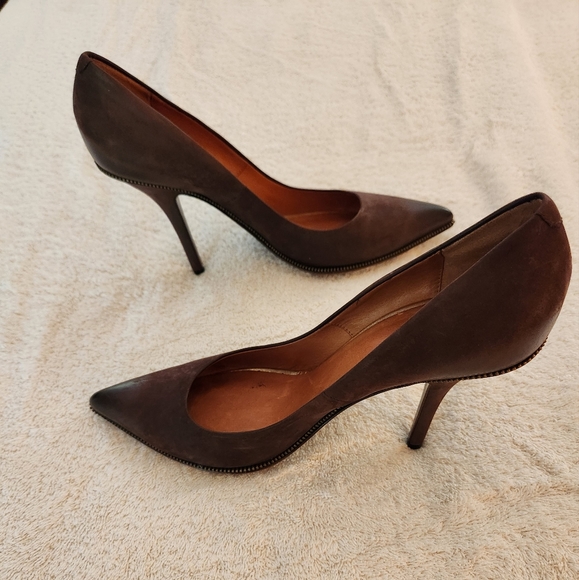 Givenchy EUC Pointed Toe Heels with box and bag. - Picture 4 of 4